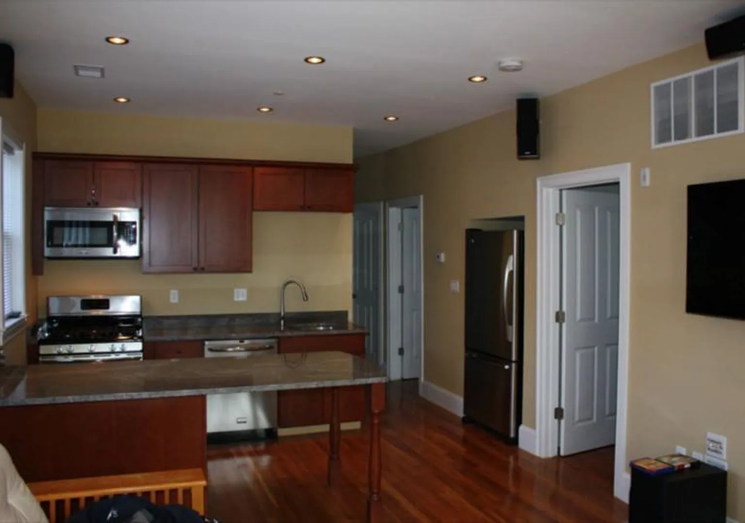 No Broker Fee | Renovated 5 Bed, 2 Bath | In-Unit Laundry & Central A/C — Photo 3