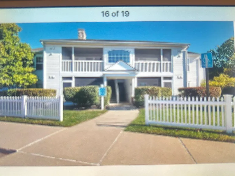 2678 S Knightsbridge Cir — Photo 1