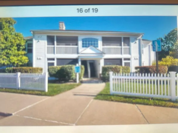 2678 S Knightsbridge Cir, Ann Arbor, MI 48105