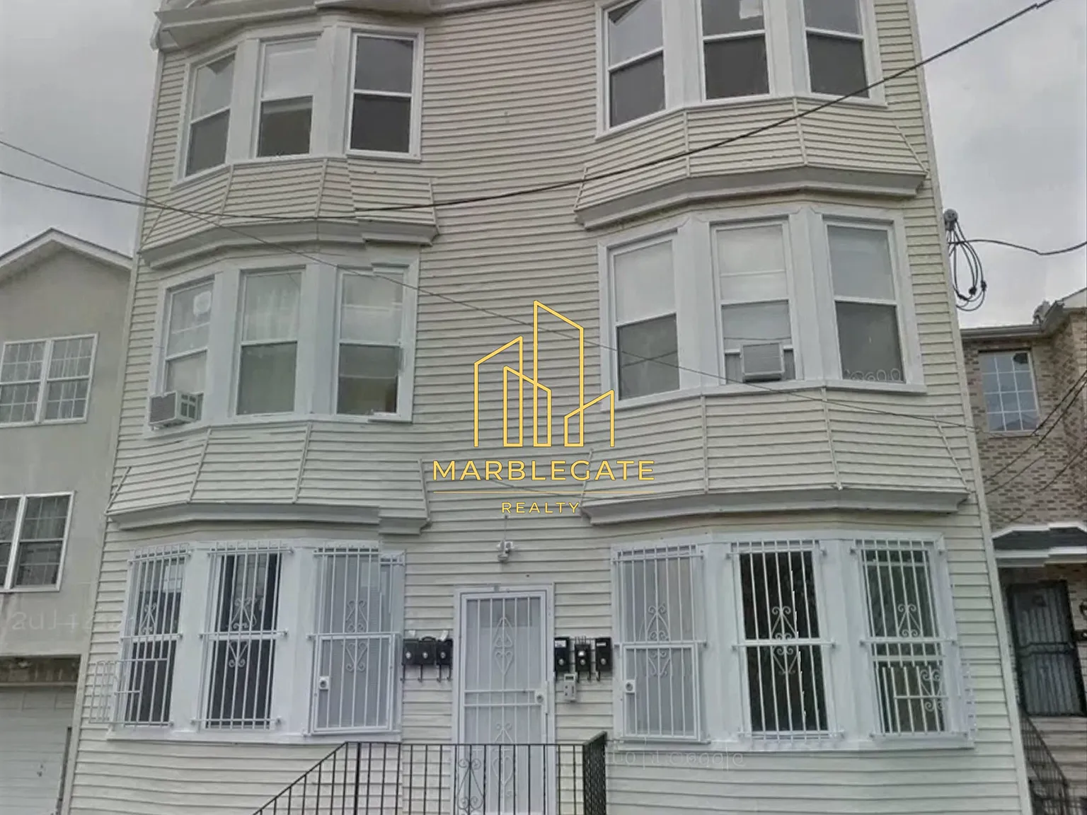 3 bed, 1050 sqft, $1,800 — Photo 1