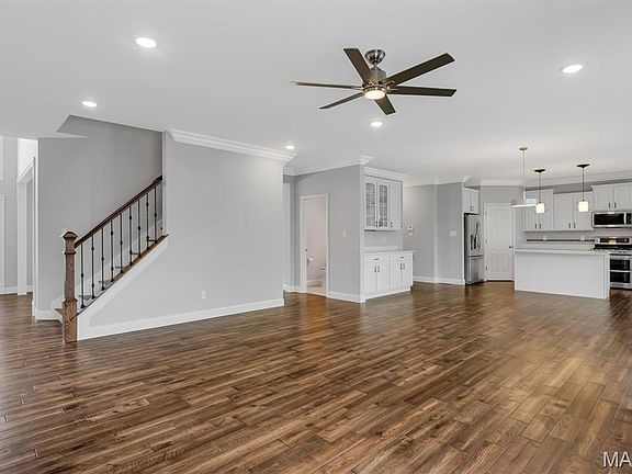 5th image of 3029 Fairfield Way Ln