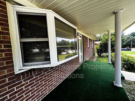 3rd image of 1908 Rayston Dr