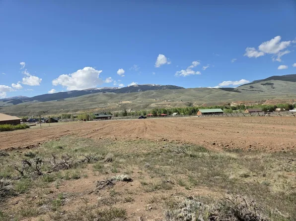 38 Leseberg Ave, Dubois, WY 82513
