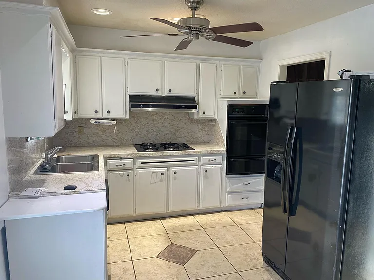 6401 S Drexel Ave — Photo 3