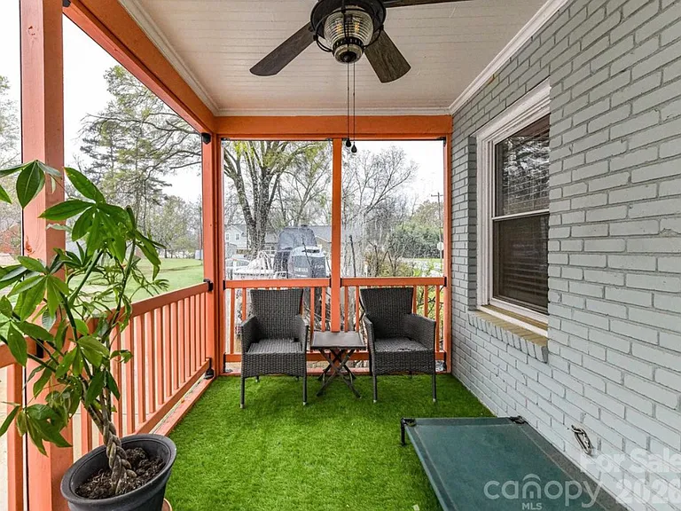 1240 Skyview Rd — Photo 19
