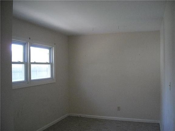 4th image of 511 Roosevelt Dr
