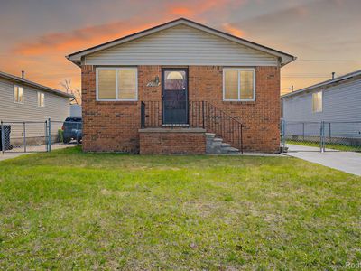 20220 E Forteen Mile Rd, Roseville, MI, 48066
