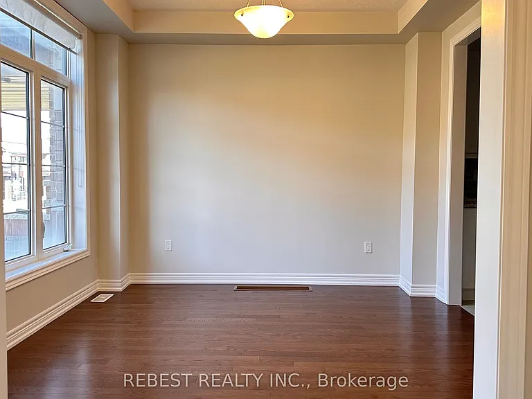 220 Coronation Rd — Photo 6