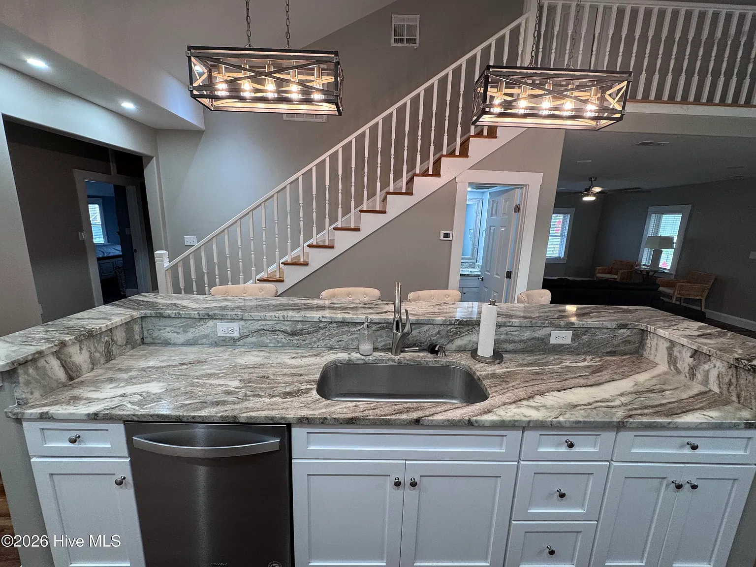 3 bed, 2.5 bath, $2,500 — Photo 4