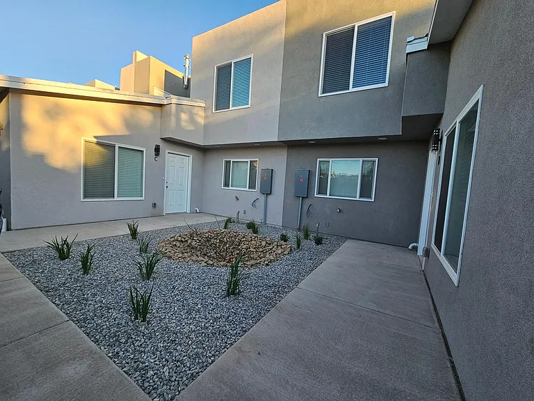 317 Princeton Dr SE — Photo 1