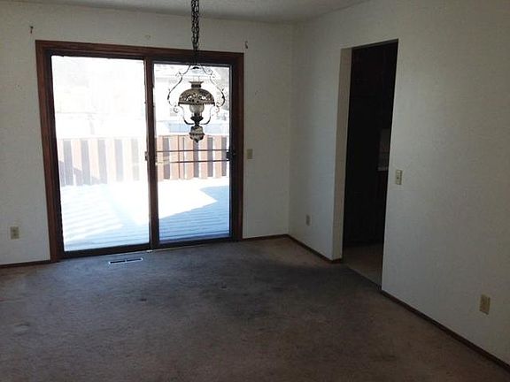 4th image of 14991 Dundee Ave