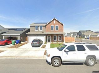 2572 W Claridge Way, Hanford, CA 93230