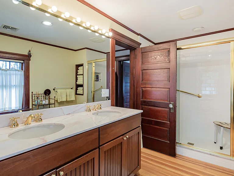 53 Meetinghouse Ln — Photo 29