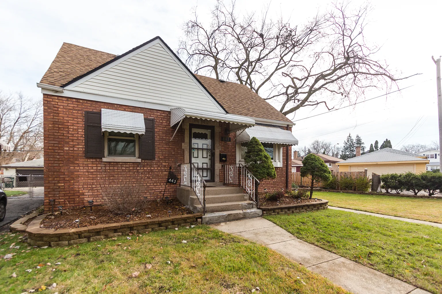 443 Morris Ave photo 1