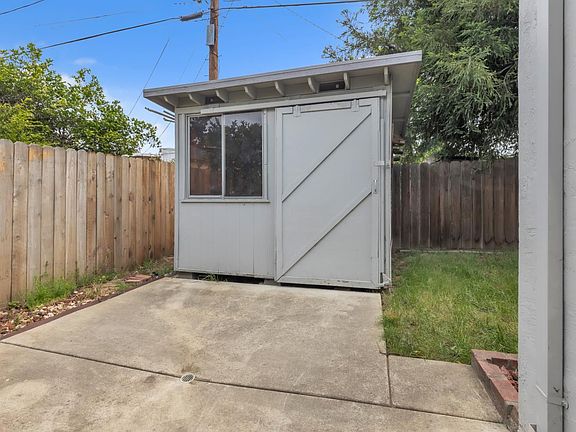 5th image of 1212 Mckinley Street