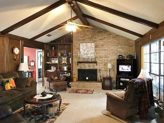 4th image of 1419 Brittany Ln