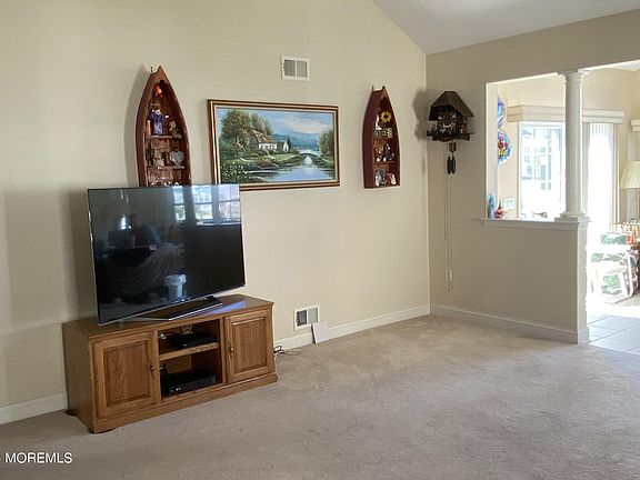 5th image of 21 Cape May Court
