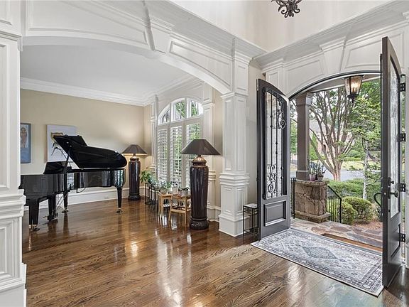 5th image of 520 Ardsley Pl