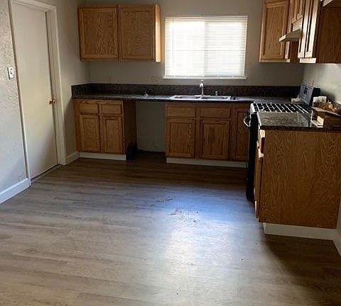 3rd image of 4027 Dexter Cir