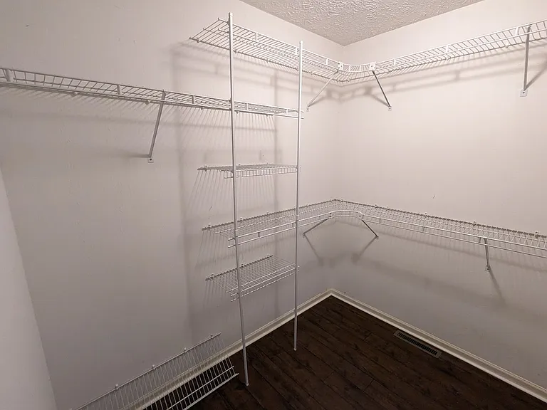 1457 Hollow Wood Ln — Photo 19