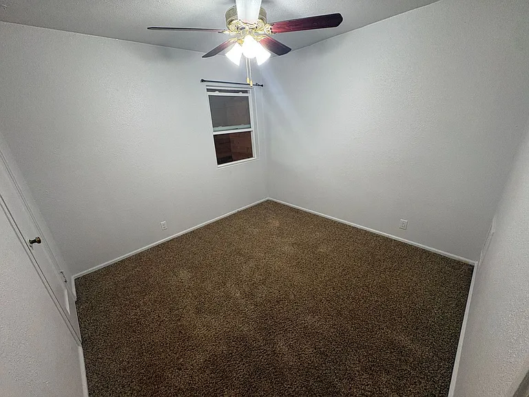 1130 Howard Ave — Photo 5