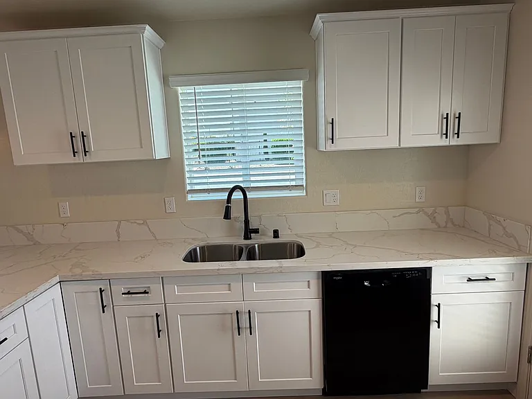 1100 Glass Ave — Photo 6