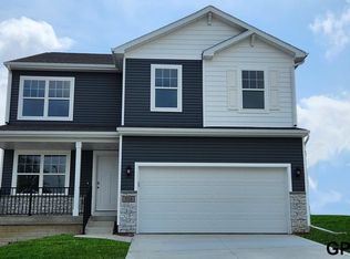 20611 Emiline St, Omaha, NE 68136