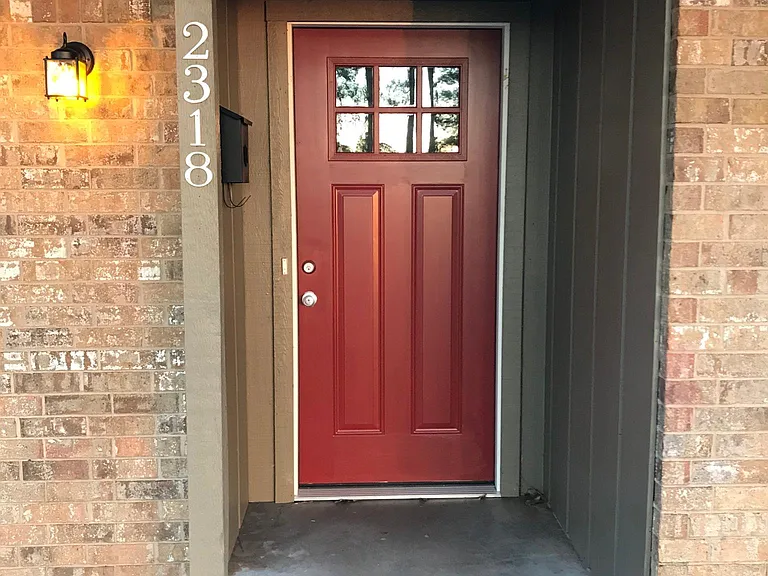 2318 S Donnybrook Ave — Photo 2