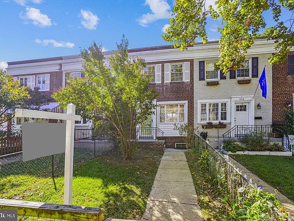 2nd image of 1216 Wilkes St