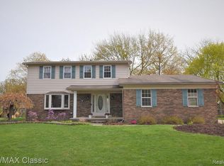1883 Chatham Dr, Troy, MI 48084