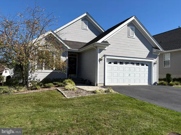 5 Atrium Dr, Trenton, NJ 08620