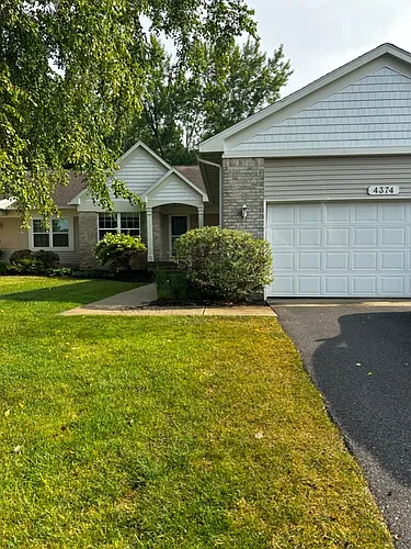 4374 Pond Ridge Ct NE Photo 1