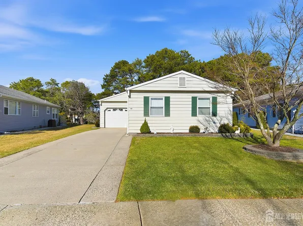 97 Selkirk Ave, Toms River, NJ 08757