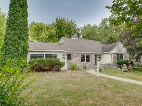 1100 13th St S, Moorhead, MN 56560
