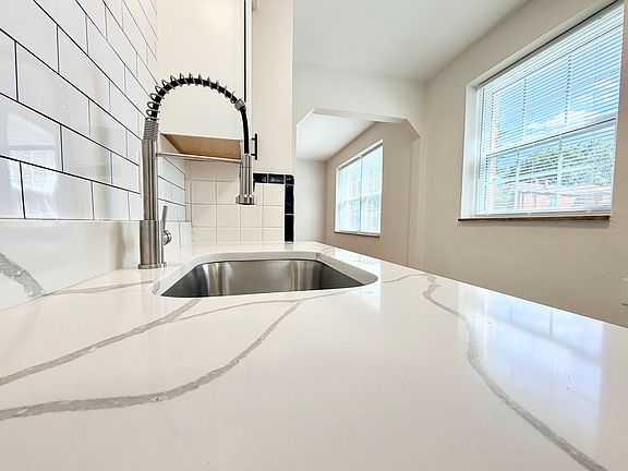 2nd image of 5821 Sunshine Dr #B