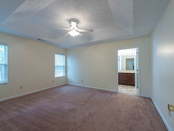 5th image of 7715 Aurora Dr