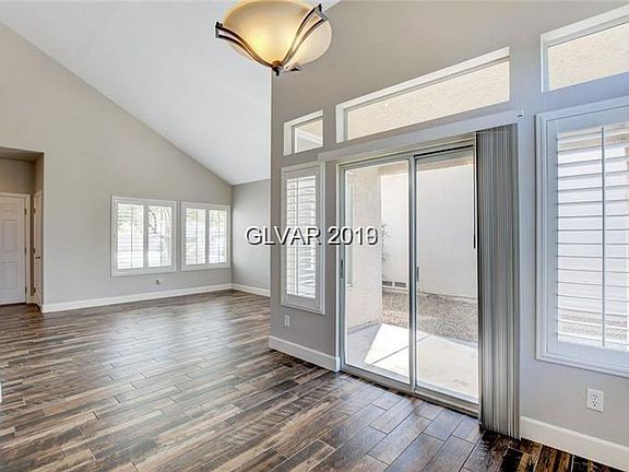 3rd image of 2520 Cortina Ave