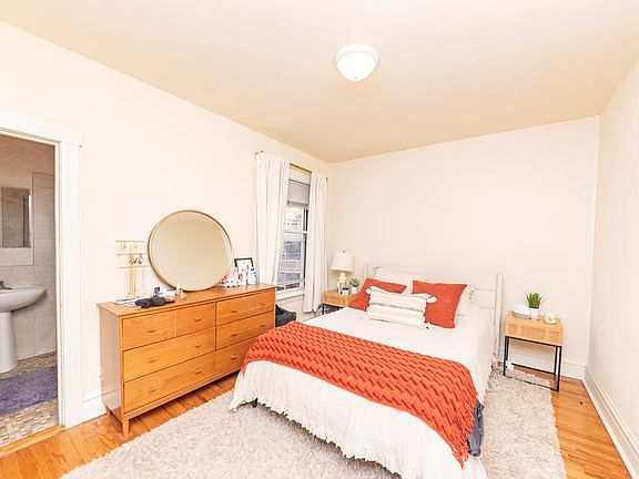 4th image of 3411 N Elaine Pl #2F