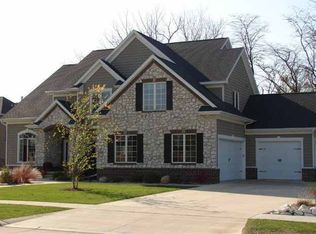 1128 Lakeview Dr, Cedar Falls, IA 50613