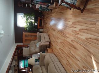 420 S East St, Virginia, IL 62691