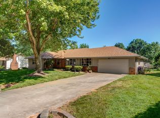 908 E Mentor St, Springfield, MO 65810