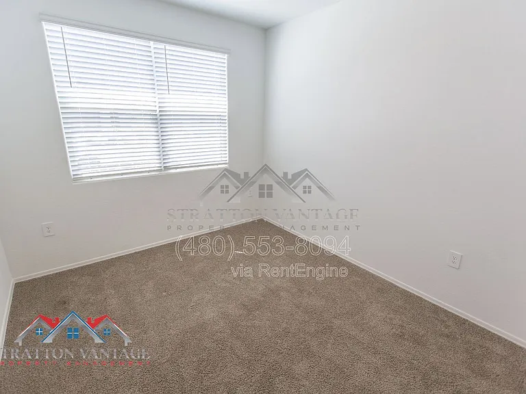 1330 W Hess Ave — Photo 6