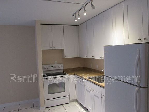 4th image of 2064 Alamanda Dr APT 1