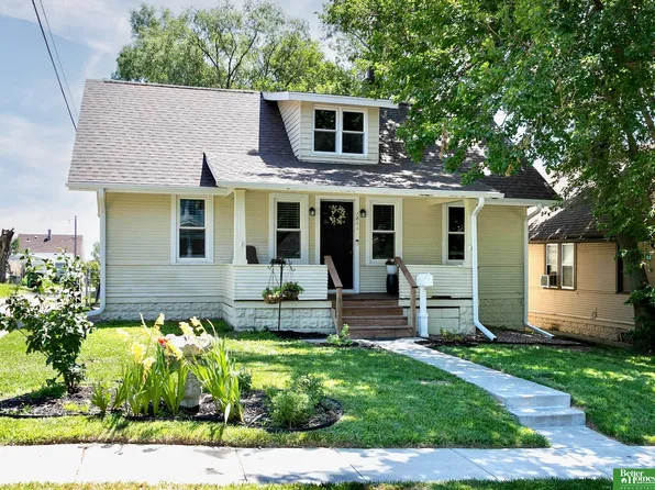 1811 N 32nd St, Omaha, NE 68111