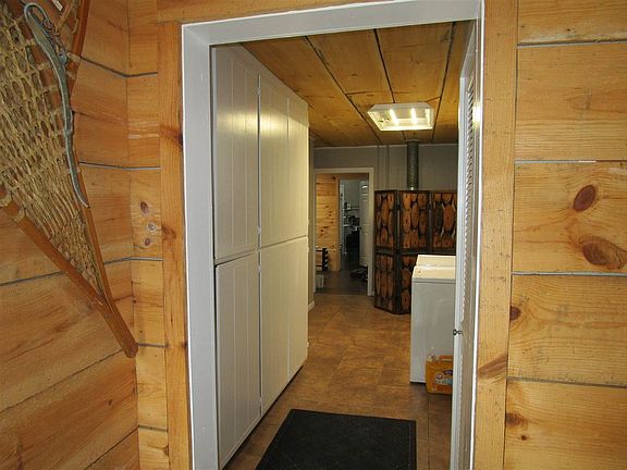 4th image of 227 Burrill Dr
