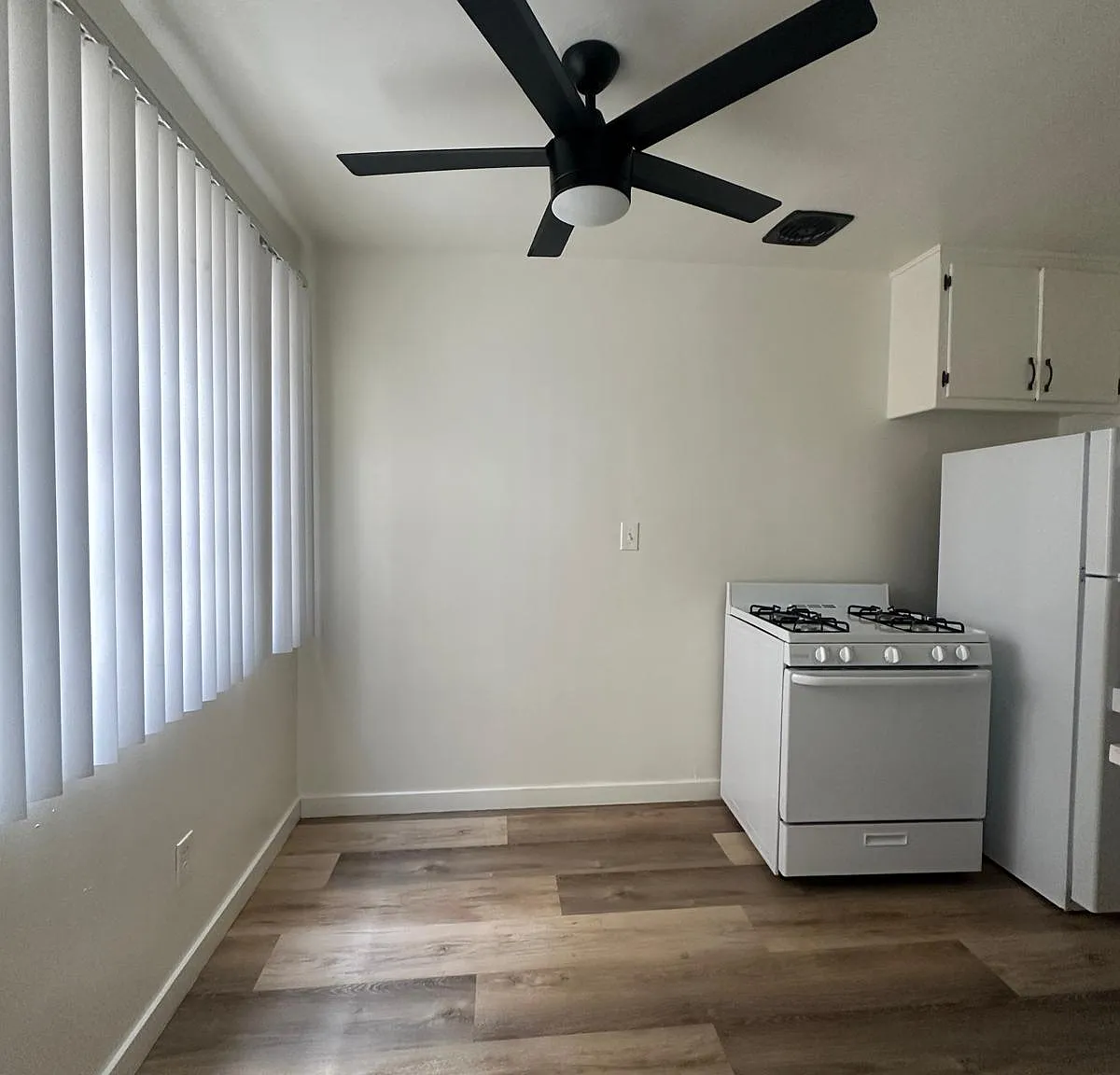 Studio, $1,695 — Photo 3
