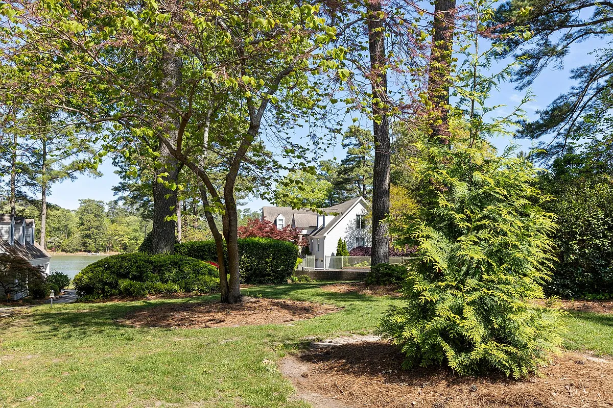 Building Photo - 1216 Lawrence Grey Dr