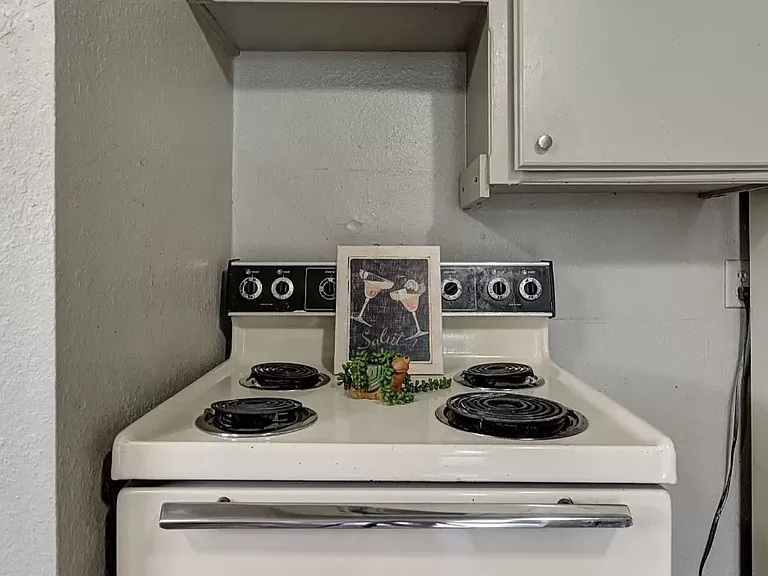 312 SW 23rd St #1 — Photo 7