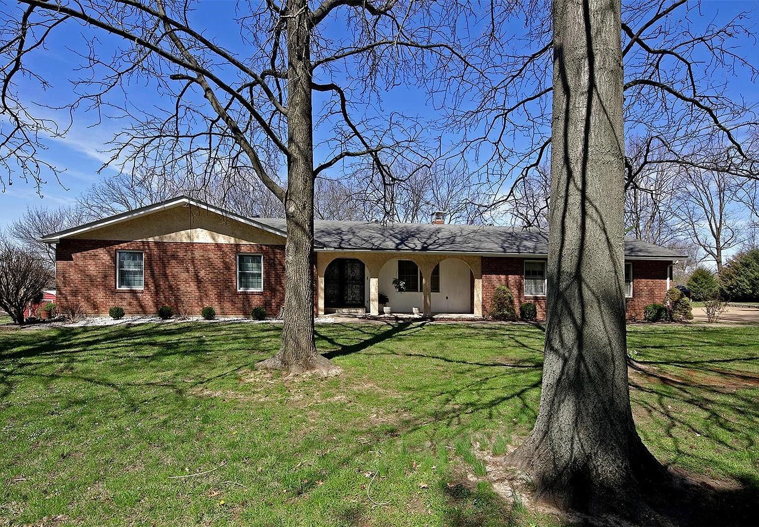 3425 Caldwell Ln, Bridgeton, MO 63044 | Zillow