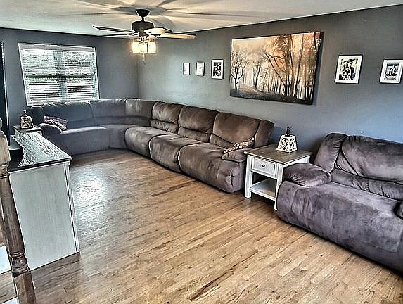 2nd image of 1453 Barry Dr